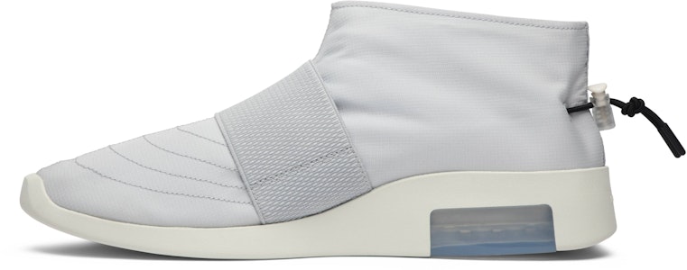 Nike Air Fear of God Moc 'Pure Platinum' Pria/Wanita Sepatu Sneakers AT8086-001 Lookbook Nike Air Fear of God Moc 'Pure Platinum' Pria/Wanita Sepatu Sneakers AT8086-001