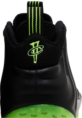 Nike Air Foamposite One 'Black Volt' HF2902-001 Sizing Nike Air Foamposite One 'Black Volt' HF2902-001