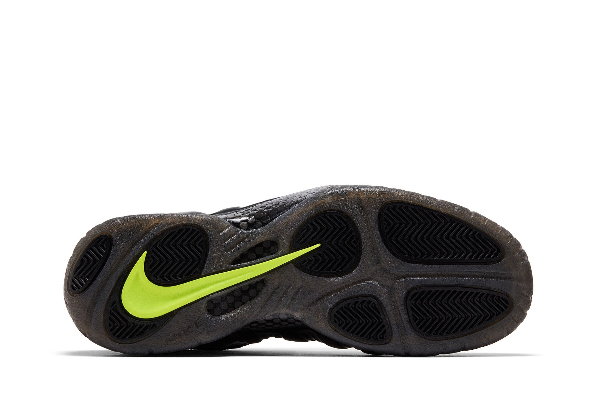 Shop Nike Air Foamposite Pro 2026 '電壓' HF0794-002