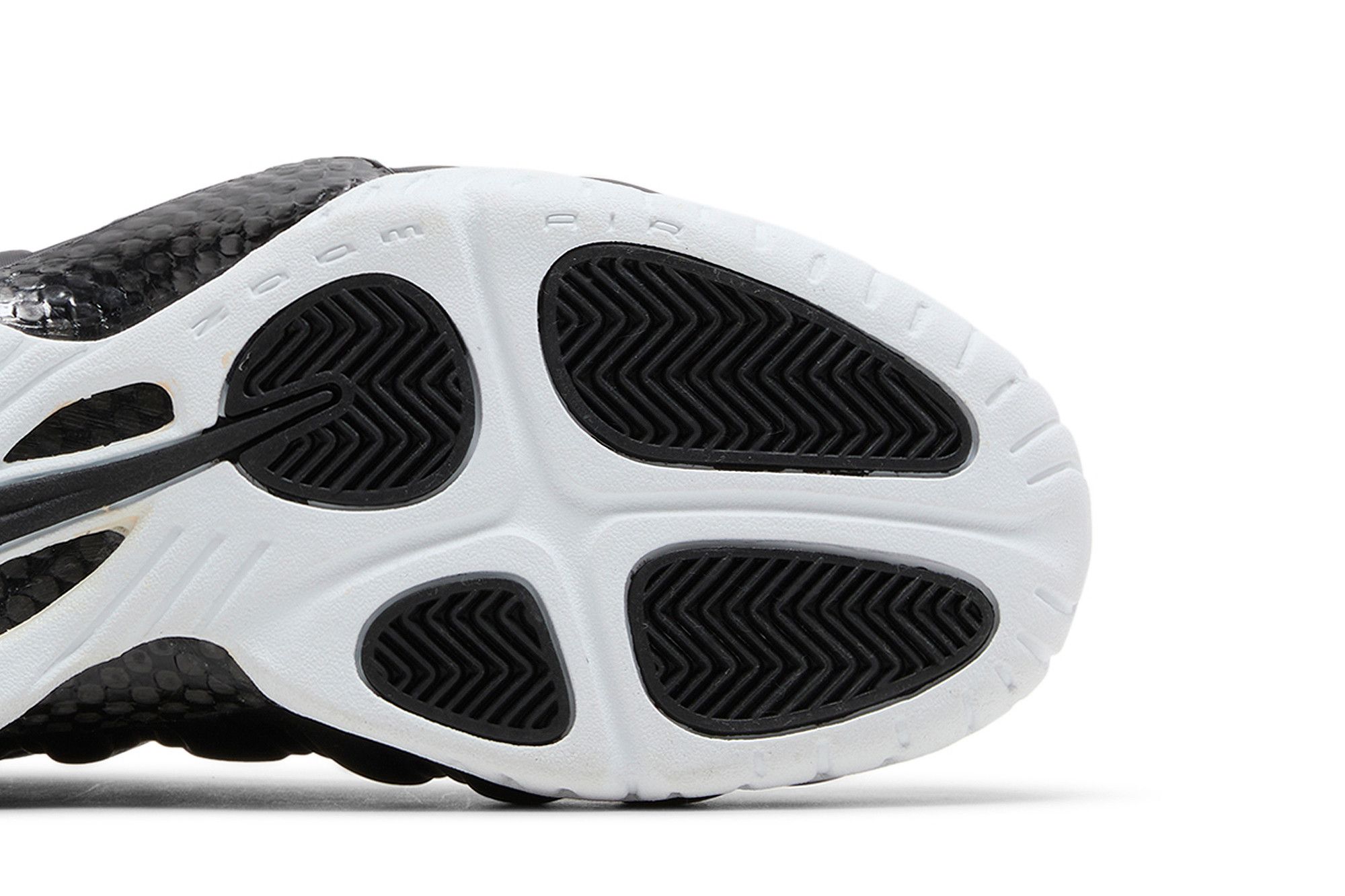 Purchase 耐吉 Foamposite Pro 末日博士 (2006) 低筒 復古籃球鞋 男款 黑白