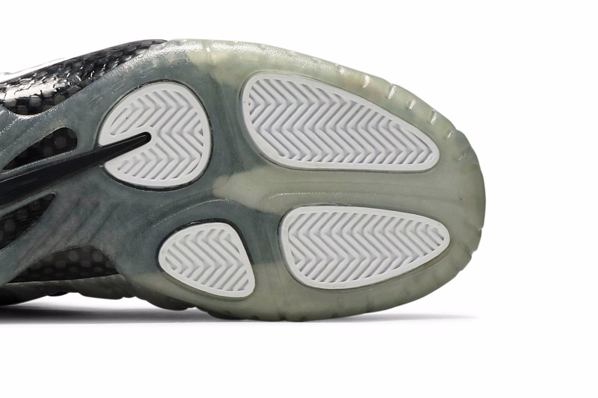 Nike Air Foamposite Pro 'Silver Surfer' 616750-004
