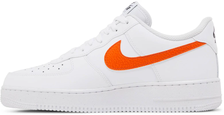 나이키 에어 포스 1 '07 "스프레이 페인트 스우시 - 세이프티 오렌지" FJ4228-100 Lookbook 나이키 에어 포스 1 '07 "스프레이 페인트 스우시 - 세이프티 오렌지" FJ4228-100