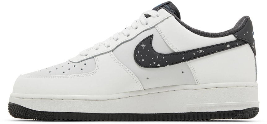 ナイキ エアフォース1 '07 "スターリースウッシュ" FV6656-100 Lookbook ナイキ エアフォース1 '07 "スターリースウッシュ" FV6656-100