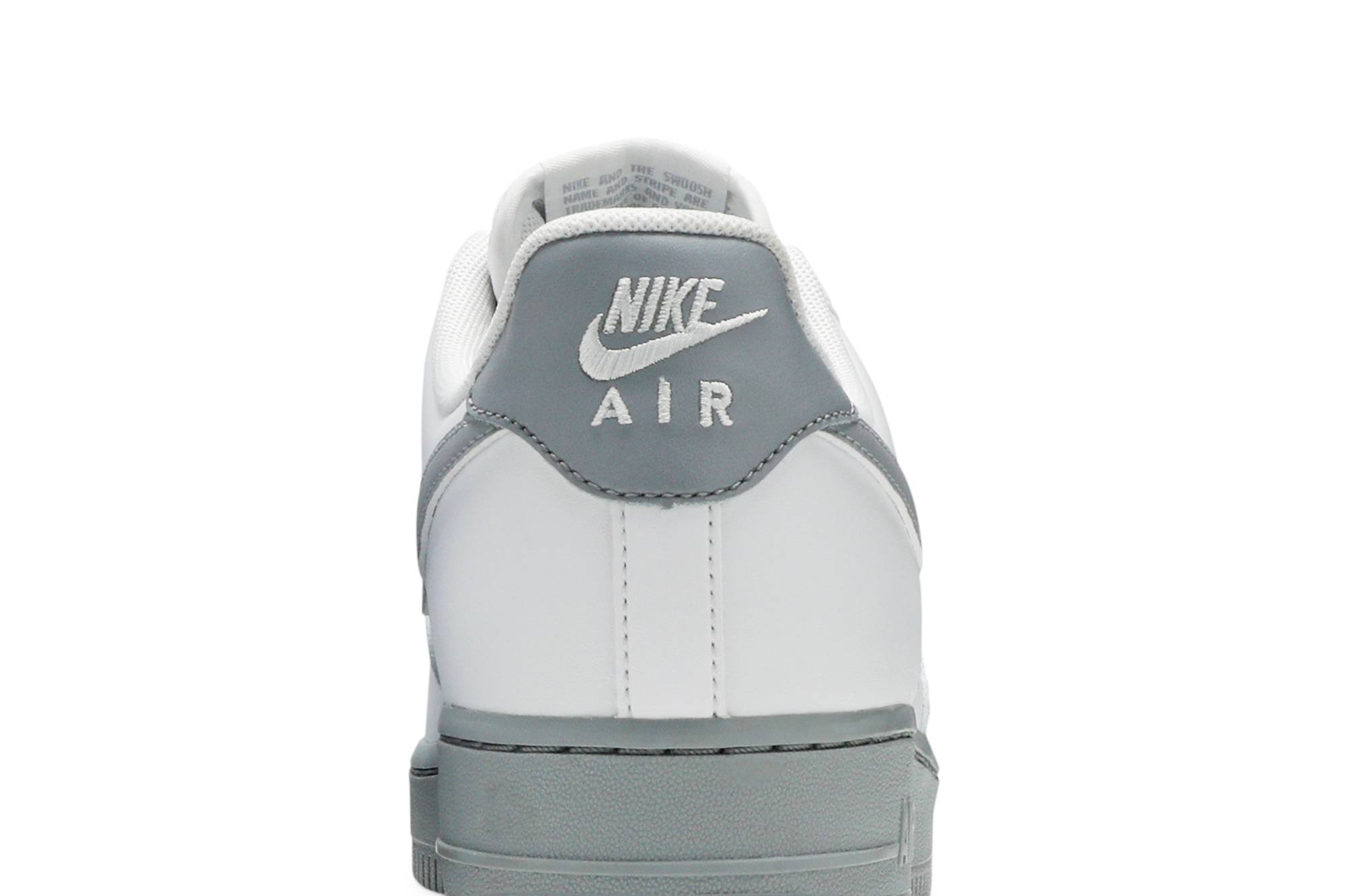 Sizing Nike Air Force 1 '07 'Blanco Suela Gris' CK7663-104
