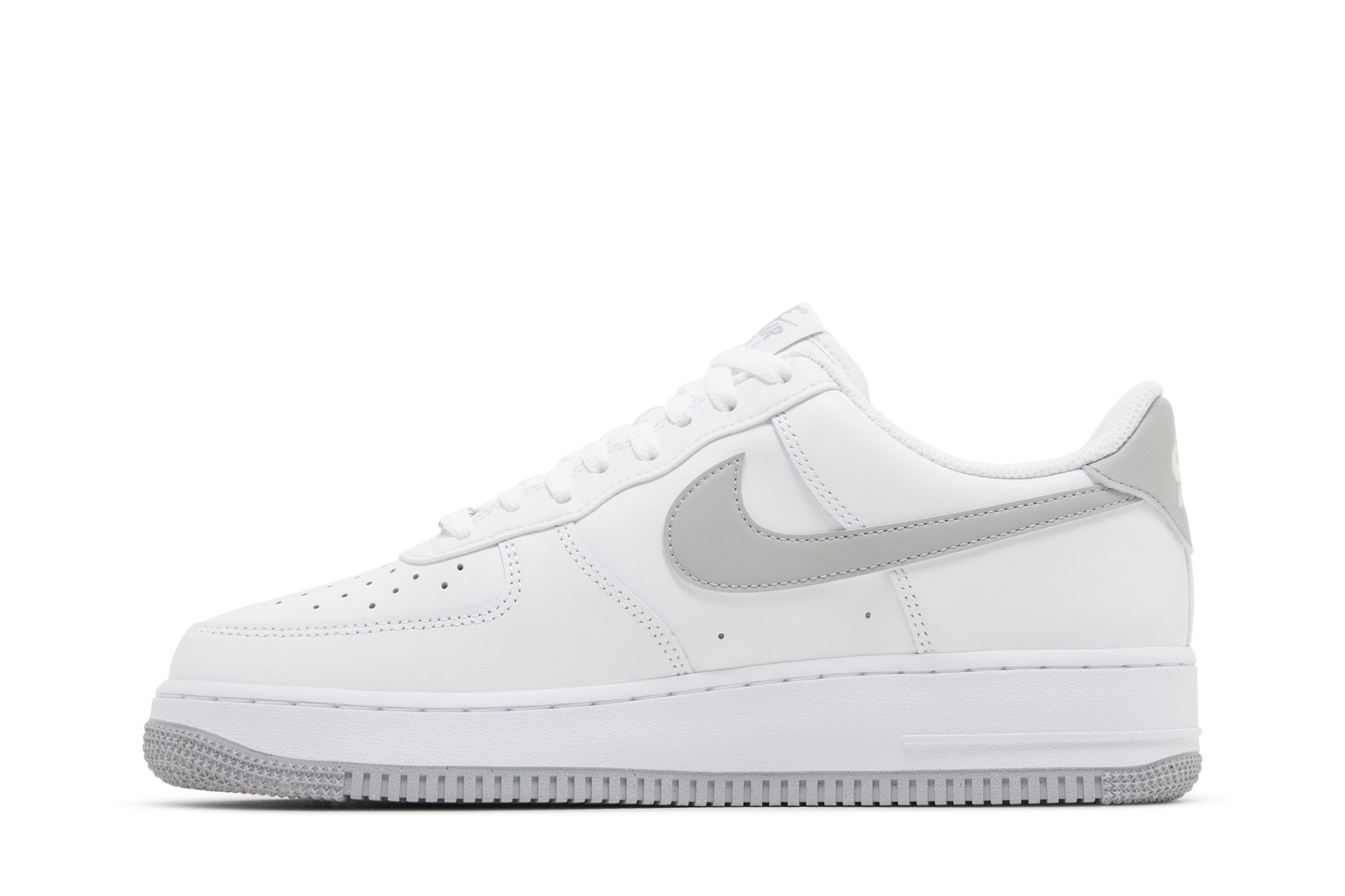 Purchase Nike Air Force 1 '07 'Putih Kelabu Asap Terang' FJ4146-100