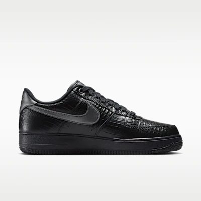 Nike Air Force 1 ''07 Zwart/Metallic Donkergrijs IV6306-010 Lookbook Nike Air Force 1 ''07 Zwart/Metallic Donkergrijs IV6306-010