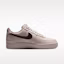 Lookbook Nike Air Force 1 ''07 Gris Collège/Imprimé Journal IV5732-002