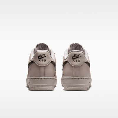 Details for Nike Air Force 1 ''07 Gris Collège/Imprimé Journal IV5732-002