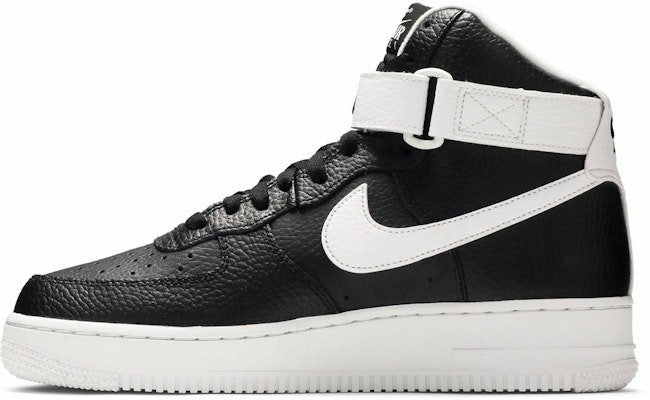 耐克空军一号 '07 高帮 黑白色 CT2303-002 Lookbook 耐克空军一号 '07 高帮 黑白色 CT2303-002