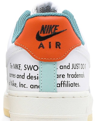 ナイキ エアフォース1 '07 LE ナイキ エアフォース1 '07 LE