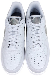 耐吉空軍一號低幫灰白銀款男鞋 Lookbook 耐吉空軍一號低幫灰白銀款男鞋