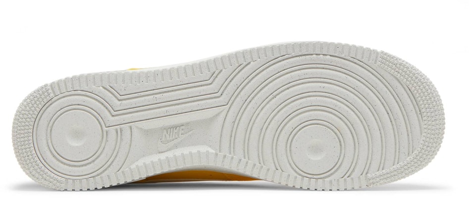 나이키 에어포스 1 '07 LV8 '82 - 투어 옐로우 DO9786-700 Shop 나이키 에어포스 1 '07 LV8 '82 - 투어 옐로우 DO9786-700