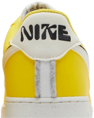 나이키 에어포스 1 '07 LV8 '82 - 투어 옐로우 DO9786-700 Sizing 나이키 에어포스 1 '07 LV8 '82 - 투어 옐로우 DO9786-700