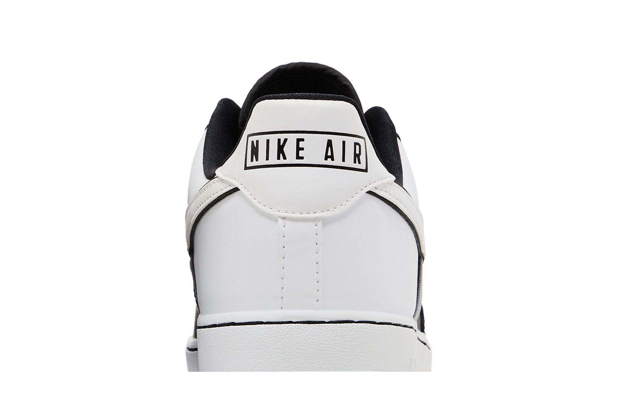 Sizing 나이키 에어포스 1 '07 LV8 블랙   (40 characters) CI0061-001