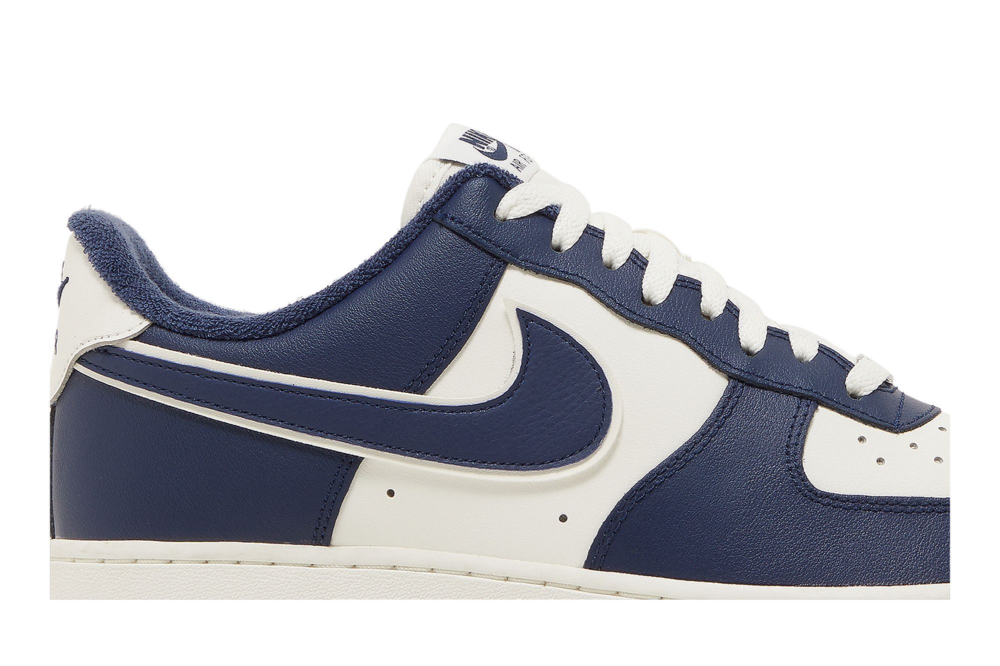 Lookbook Nike Air Force 1 '07 LV8 'College Pack - Azul Medianoche' DQ7659-101