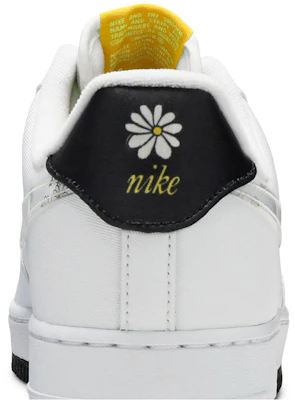 Nike Air Force 1 '07 LV8 'Daisy Pack' Putih CW5571-100 Sizing Nike Air Force 1 '07 LV8 'Daisy Pack' Putih CW5571-100