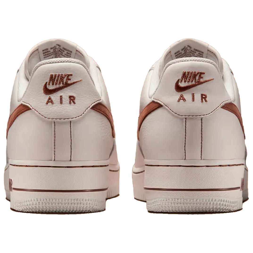 Sizing Nike Air Force 1 '07 LV8 'Marfil Marrón Saddle' HQ2037-101