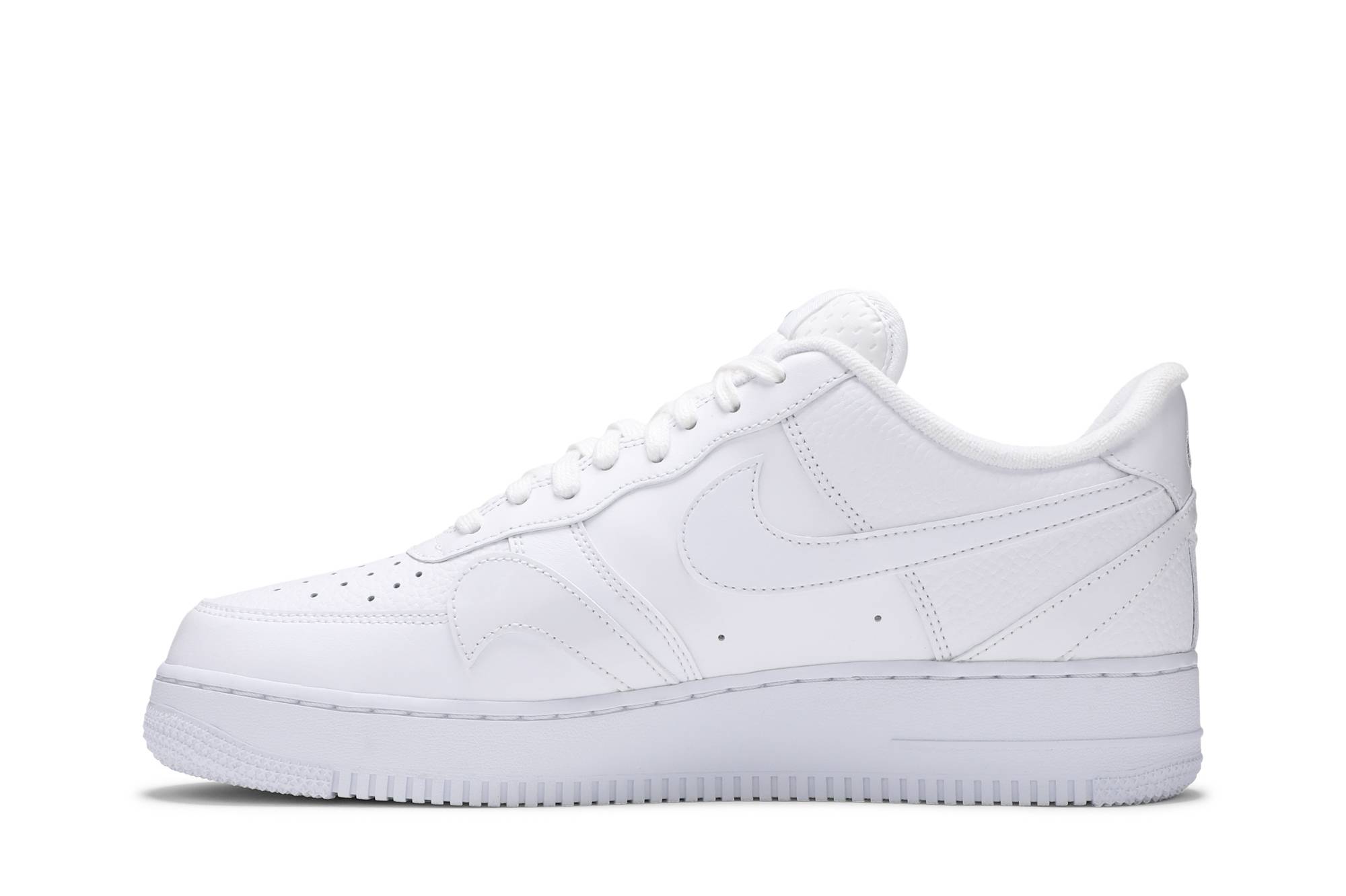 Lookbook Nike Air Force 1 '07 LV8 'Swoosh Desplazado - Blanco Triple' CK7214-100