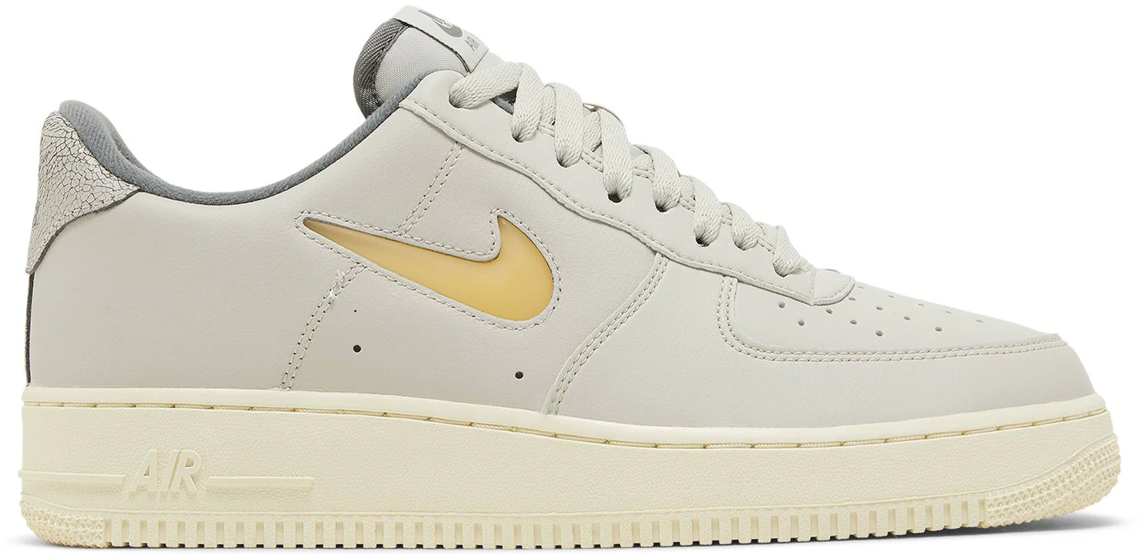 nike-air-force-1-07-lx-light-bone