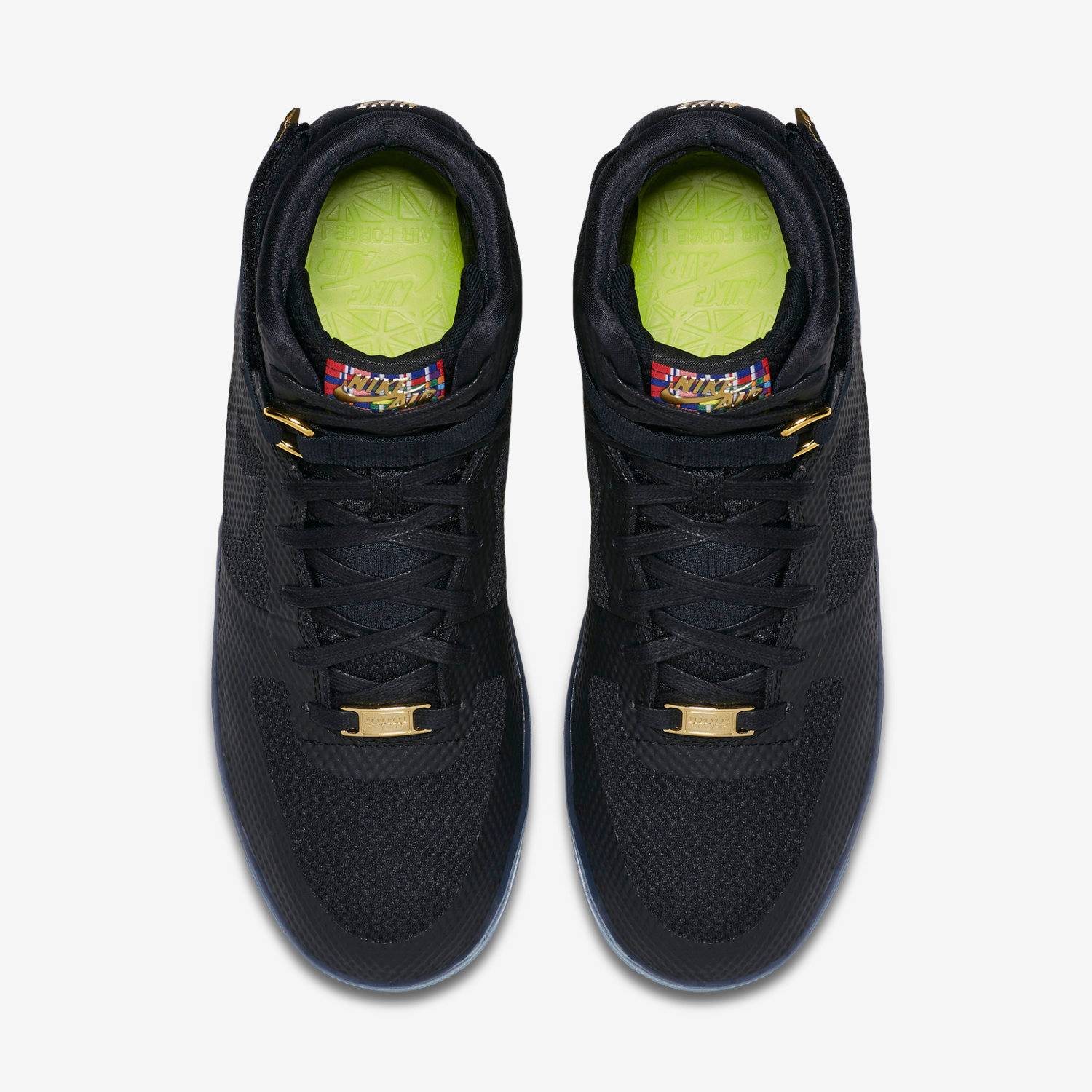 Lookbook Nike Air Force 1 Comfort Lux 'Hitam' 748280-001