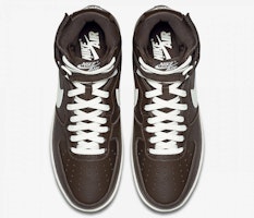 耐吉 Air Force 1 高筒舒适百搭防滑耐磨板鞋 男款 红棕色 Lookbook 耐吉 Air Force 1 高筒舒适百搭防滑耐磨板鞋 男款 红棕色