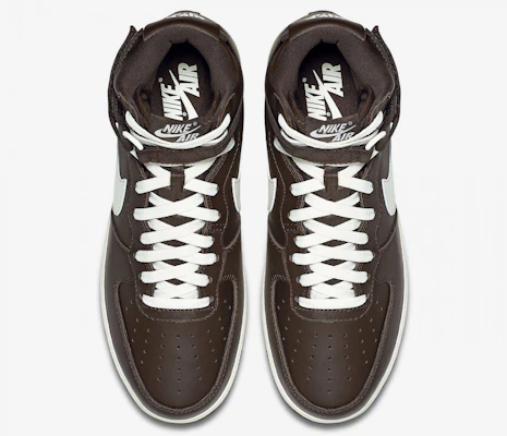 耐吉 Air Force 1 高筒舒适百搭防滑耐磨板鞋 男款 红棕色 Lookbook 耐吉 Air Force 1 高筒舒适百搭防滑耐磨板鞋 男款 红棕色