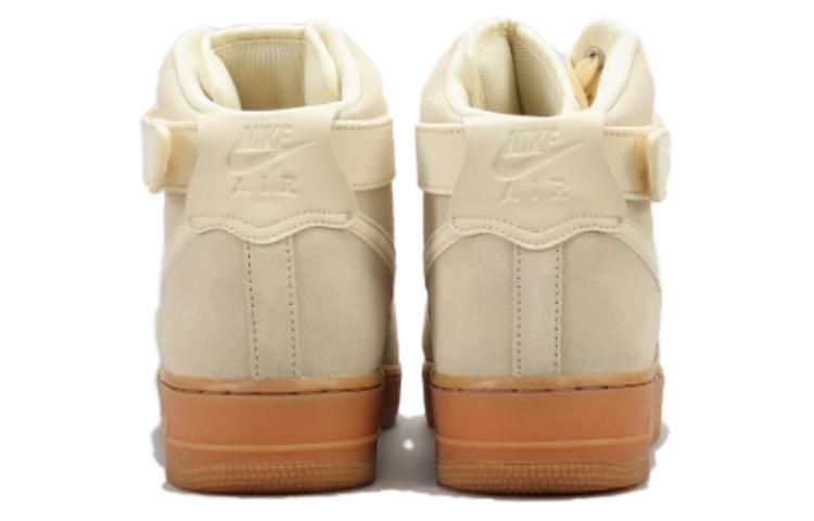 Shop Nike Air Force 1 Tinggi 07 LV8 Suede 'Cendawan' AA1118-100