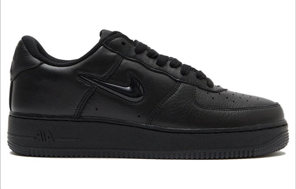 Order Nike Air Force 1 Jewel 'Warna Bulan - Hitam' FN5924-001