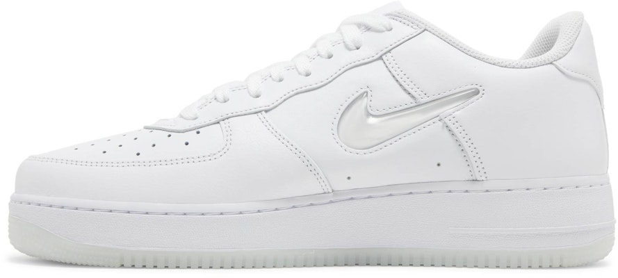 Nike Air Force 1 Jewel 'Warna Bulan - Putih Polos' FN5924-100 Lookbook Nike Air Force 1 Jewel 'Warna Bulan - Putih Polos' FN5924-100