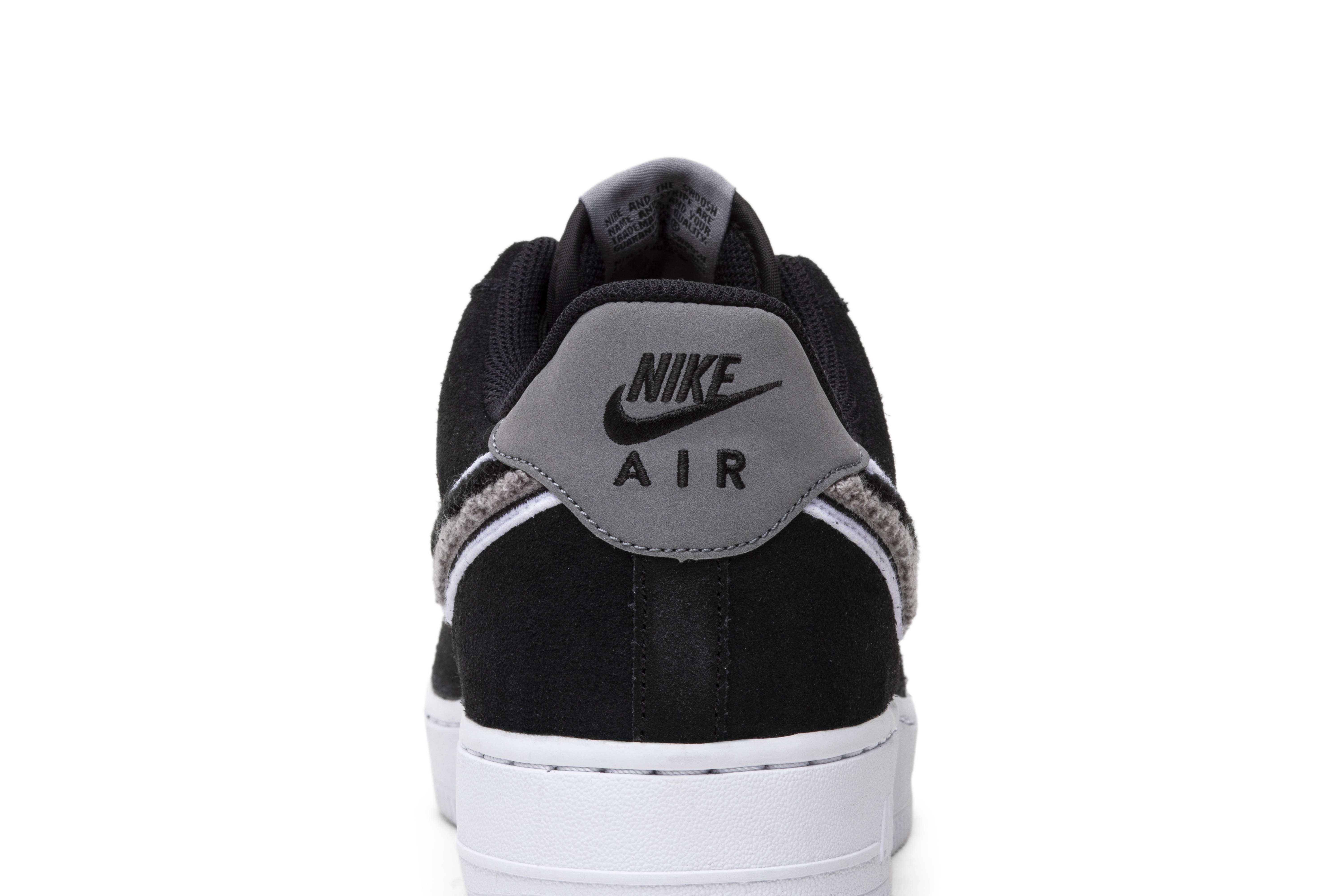 Sizing ナイキ エアフォース1 ロー 3D シェニール スウッシュ 黒/クールグレー 823511-014