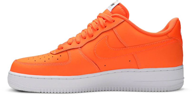 耐吉空軍一號低筒 '07 LV8 'Just Do It' AO6296-800 Lookbook 耐吉空軍一號低筒 '07 LV8 'Just Do It' AO6296-800