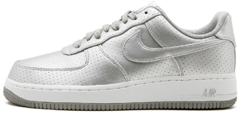 耐克空军一号低帮'07 LV8'银色 718152-013 Buy 耐克空军一号低帮'07 LV8'银色 718152-013