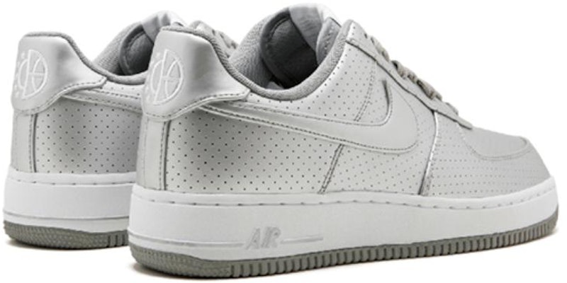 耐克空军一号低帮'07 LV8'银色 718152-013 Shop 耐克空军一号低帮'07 LV8'银色 718152-013