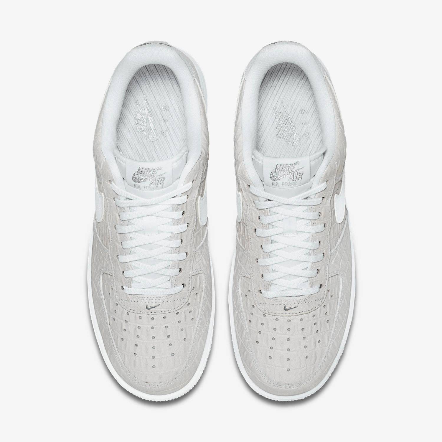 Lookbook Nike Air Force 1 Low '07 LV8 'Putih' 718152-103