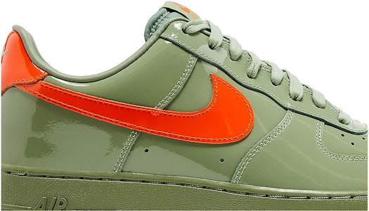 ナイキ エアフォース1 '07 プレミアム "オイルグリーン/セーフティオレンジ" HJ9118-386 Order ナイキ エアフォース1 '07 プレミアム "オイルグリーン/セーフティオレンジ" HJ9118-386