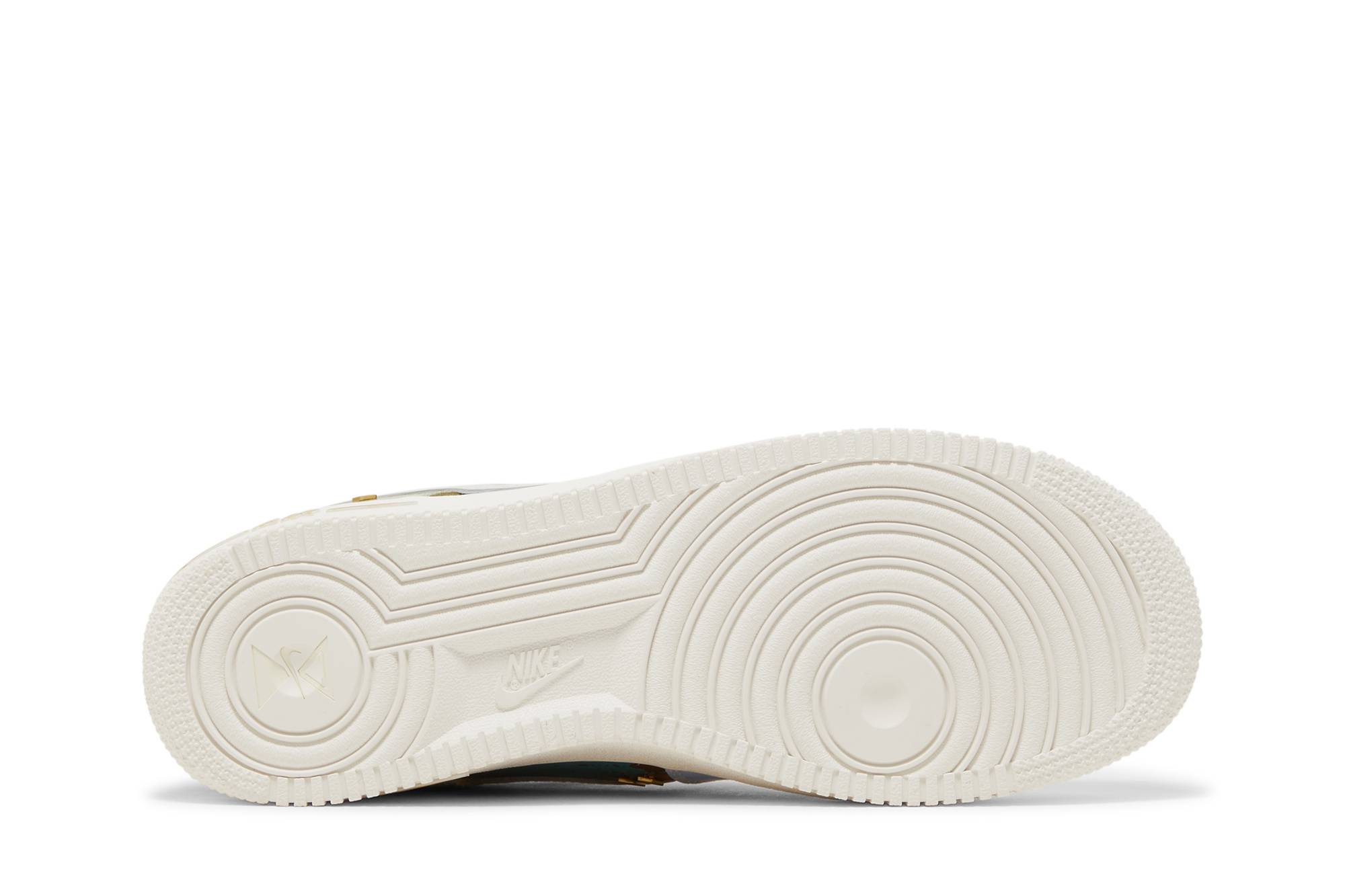 Shop 耐克空军1号低帮 '07 复古传承版 FB4957-111