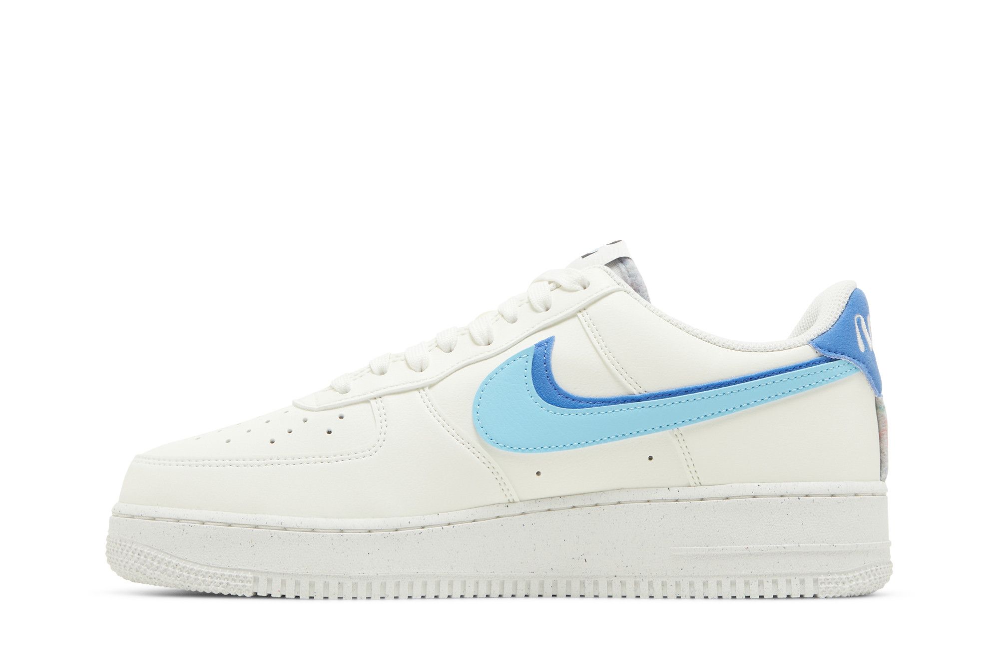 Shop Nike Air Force 1 Rendah '82' DO9786-100