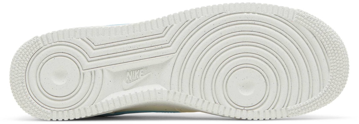 나이키 에어 포스 1 로우 '82' DO9786-100 Shop 나이키 에어 포스 1 로우 '82' DO9786-100