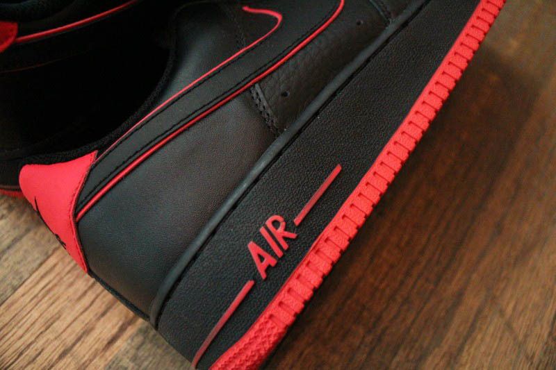 Nike Air Force 1 Low 'Black Action Red' 圖 3