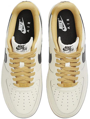 Nike 空軍一號 低筒 經典 輕便 棋鞋 男女款 白黃黑 Shop Nike 空軍一號 低筒 經典 輕便 棋鞋 男女款 白黃黑