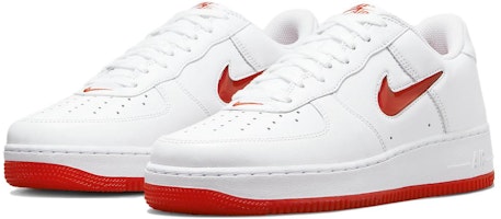 나이키 에어 포스 1 로우 '이달의 색상 - 화이트 유니버시티 레드' FN5924-101 Lookbook 나이키 에어 포스 1 로우 '이달의 색상 - 화이트 유니버시티 레드' FN5924-101