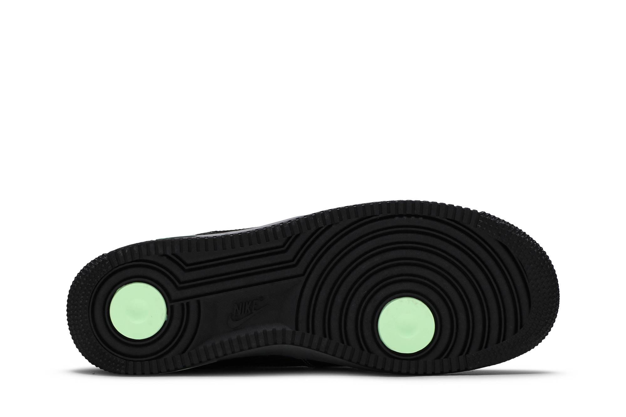 Shop 나이키 에어 포스 1 로우 '퓨처 스우시' CT1621-001