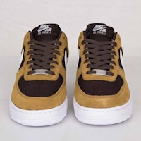 耐克空军1号低帮“金色棕褐白丝绒棕” 488298-207 Lookbook 耐克空军1号低帮“金色棕褐白丝绒棕” 488298-207