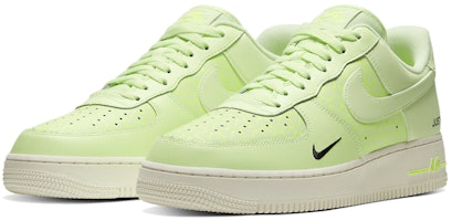 나이키 에어 포스 1 로우 '저스트 두 잇 - 베얼리 볼트' CT2541-700 Lookbook 나이키 에어 포스 1 로우 '저스트 두 잇 - 베얼리 볼트' CT2541-700