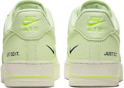 耐克空军一号低帮"Just Do It - 微电光" CT2541-700 Shop 耐克空军一号低帮"Just Do It - 微电光" CT2541-700