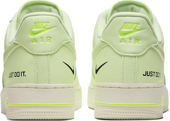 Nike Air Force 1 低筒 "Just Do It" 板鞋 男女通用 淡綠 Shop Nike Air Force 1 低筒 "Just Do It" 板鞋 男女通用 淡綠