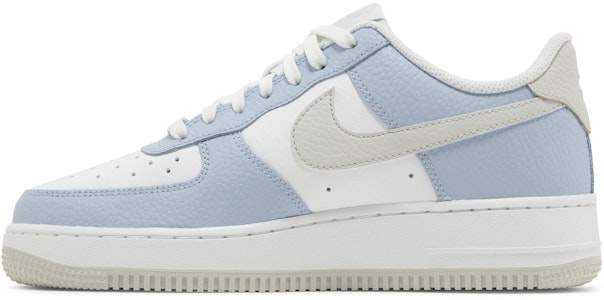 Nike Air Force 1 Low 'Light Armory Blue' Lelaki Perempuan Kasual Sneakers. HF0022-400 Lookbook Nike Air Force 1 Low 'Light Armory Blue' Lelaki Perempuan Kasual Sneakers. HF0022-400