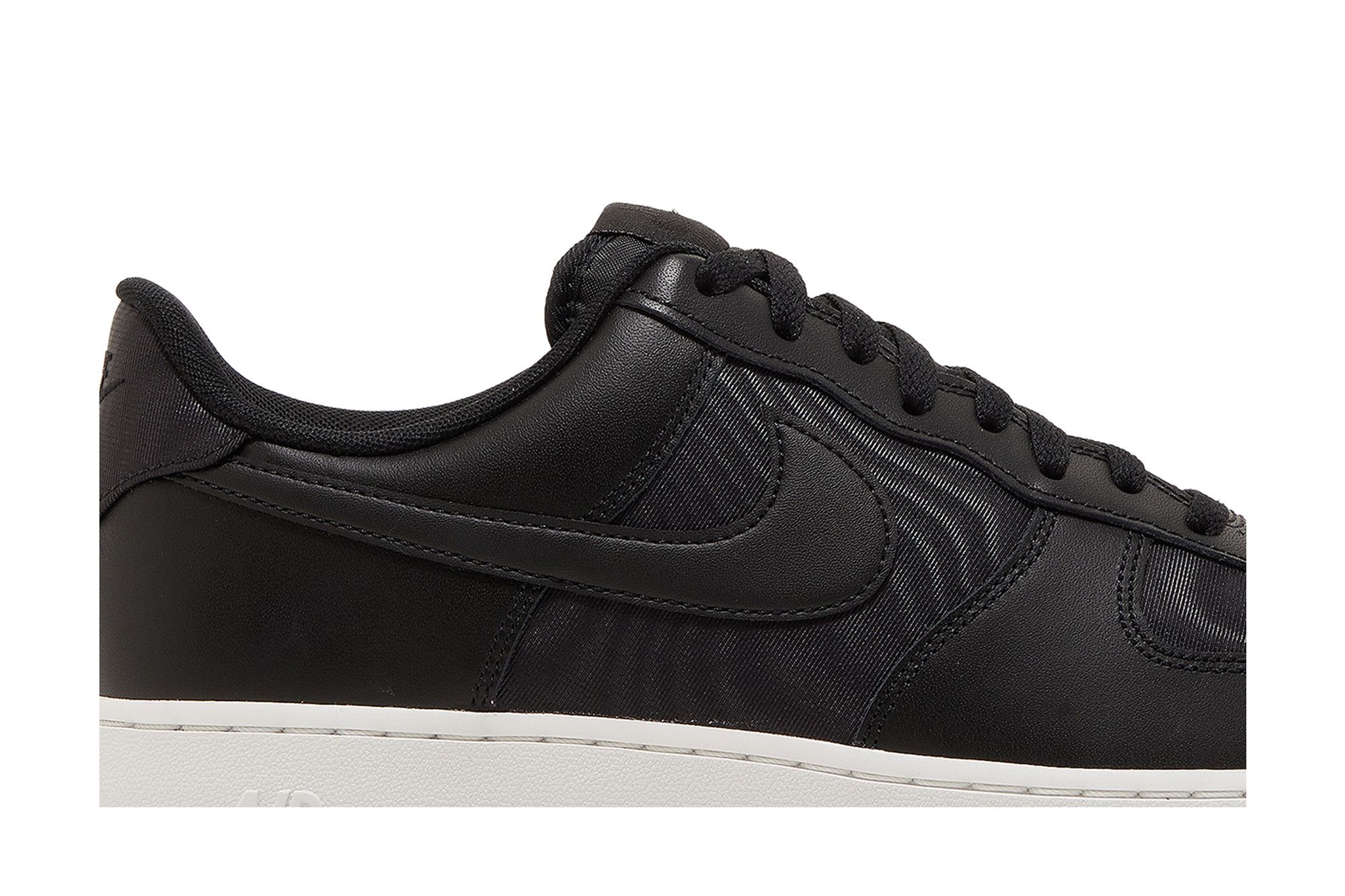 Shop Nike Air Force 1 Low 'Nylon Hitam Putih' FB2048-001