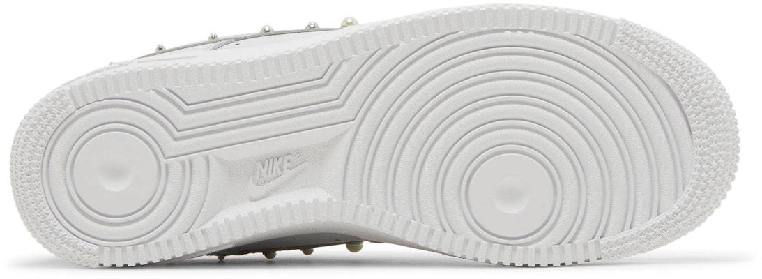 (W) 耐克 Air Force 1 低帮 '珍珠 Swoosh' DV3810-001 Shop (W) 耐克 Air Force 1 低帮 '珍珠 Swoosh' DV3810-001