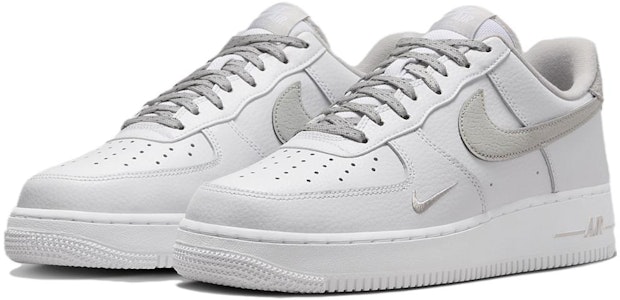 耐克空军一号低帮“反光勾” FV0388-100 Lookbook 耐克空军一号低帮“反光勾” FV0388-100